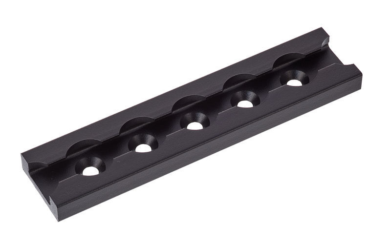 adam-hall-5720-cargo-restraint-track-blk_5ee388188677c.jpg