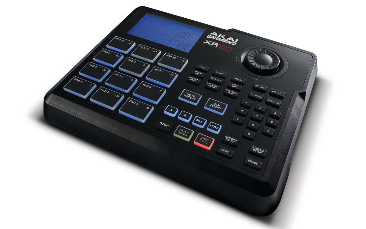 akai-xr20_5ae358408edf6.jpg