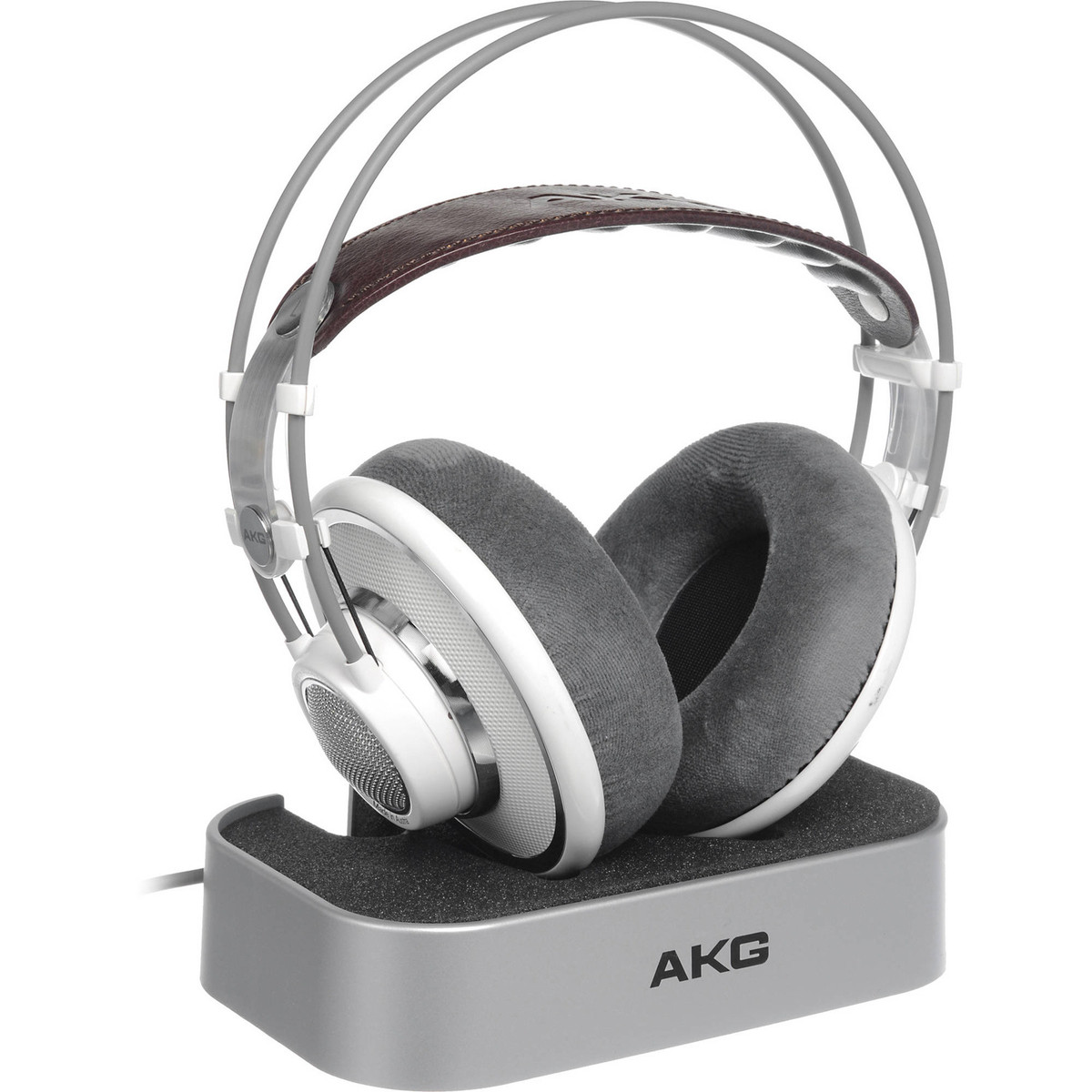 akg-k701_58c04a5055027.jpg