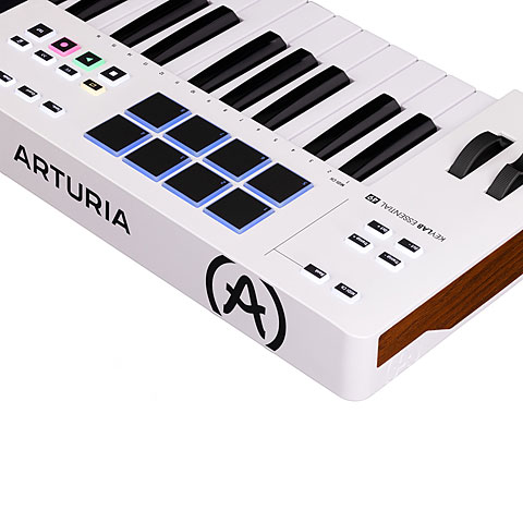 arturia-keylab-essential-49-mk3-white_6478c6c556926.jpg