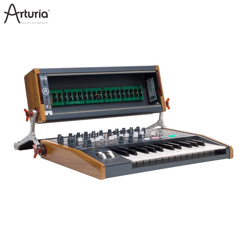 arturia-rackbrute-3u_5a72f27f69595.jpg