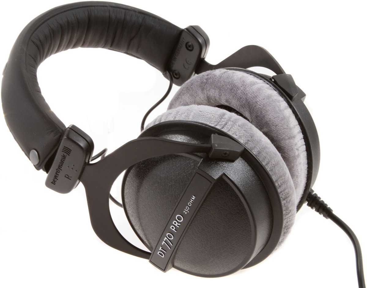 beyerdynamic-dt-770-pro-250-ohm_5b35fa867e47b.jpg