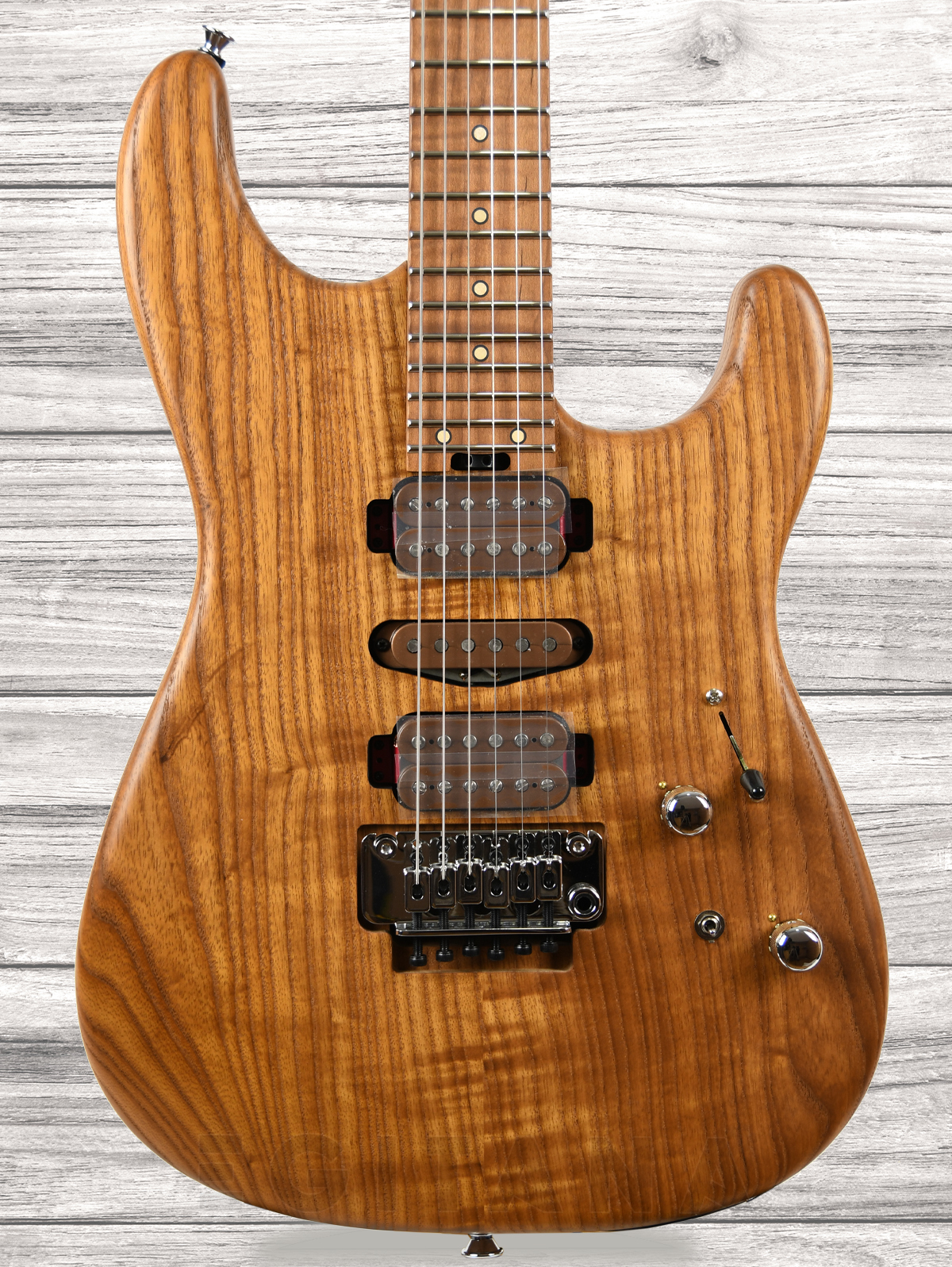 charvel-guthrie-govan-hsh-cooked-ash_60e584ae29879.jpg